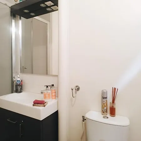 Large Welcoming In The Heart Of Apartment