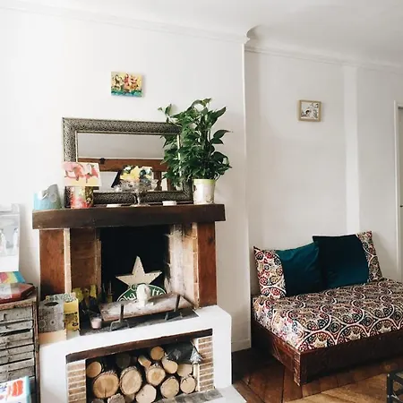 Large Welcoming In The Heart Of Apartment *