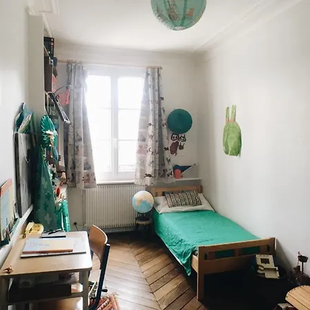 Large Welcoming In The Heart Of * Paris